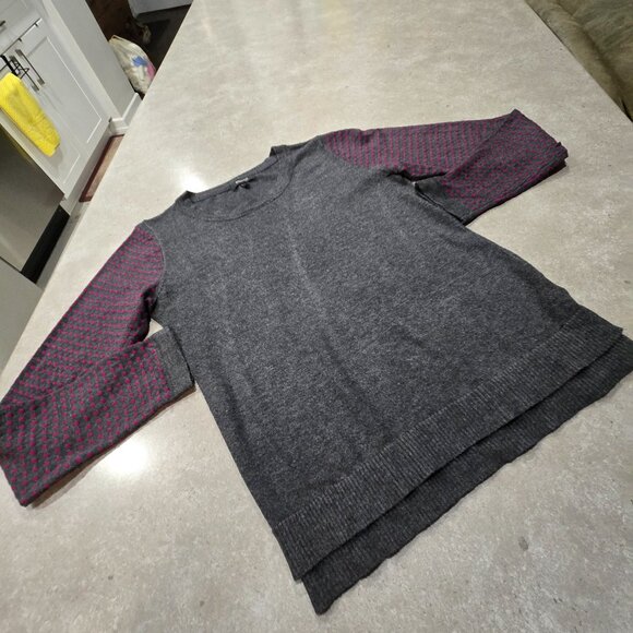 RW & Co. Women's Knit Long Sleeves Top w/Dots - Charcoal Grey/Red - Sze Medium - Picture 6 of 12